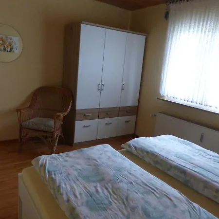 Am Lindenrain Apartamento *